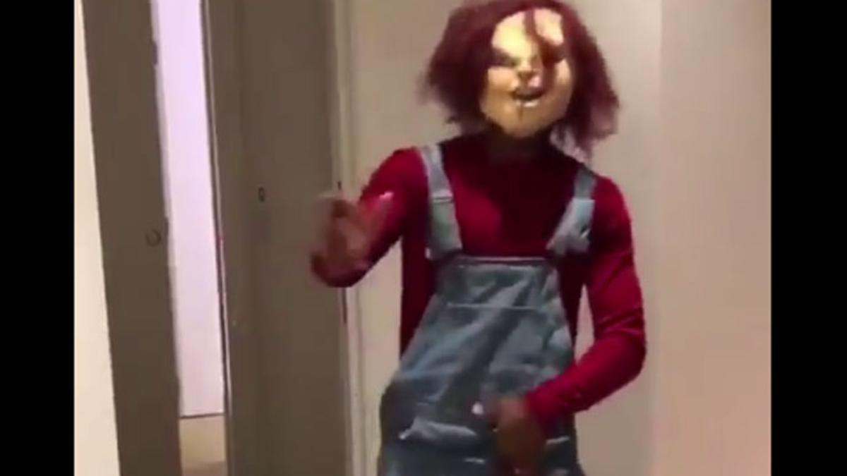 Evra se disfrazó de Chucky