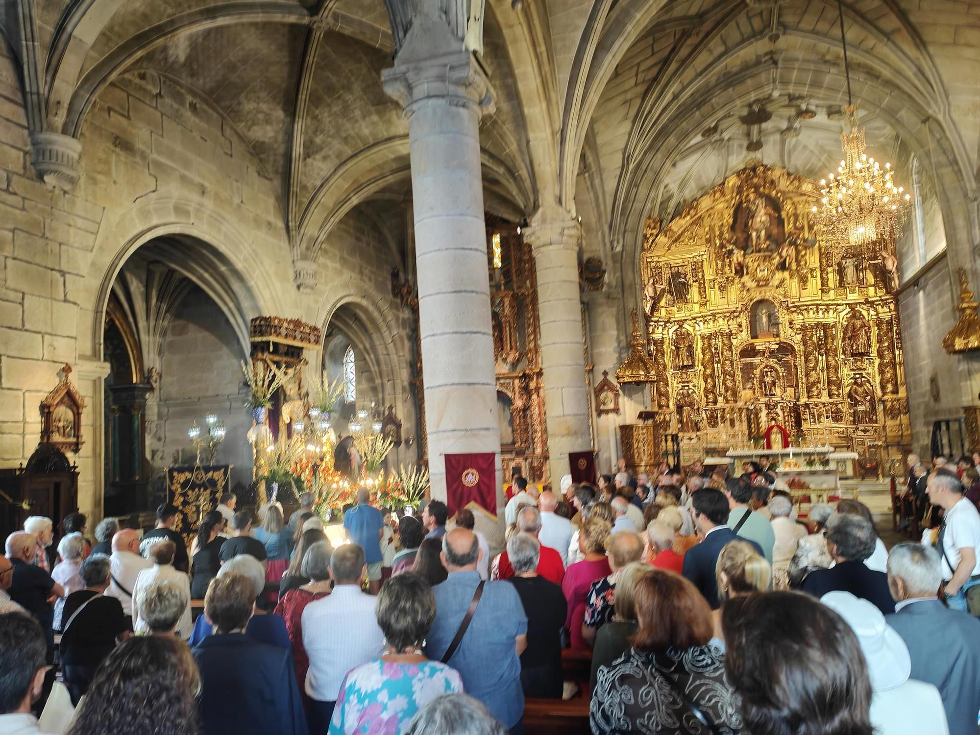 Astarot reúne a 4.000 personas en Cangas y Noname Djs abarrotan laa explanada de Ojea