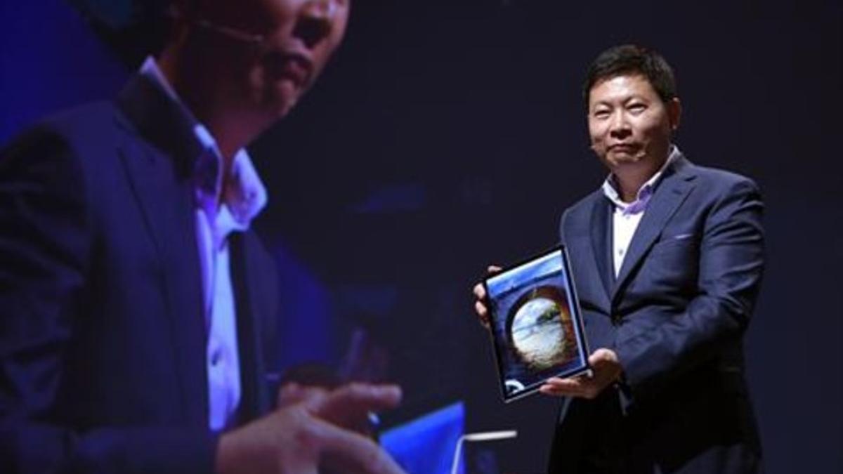 Richard Yu, de la compañia china Huawei, en la presentación del Matebook en el Mobile World Congress.