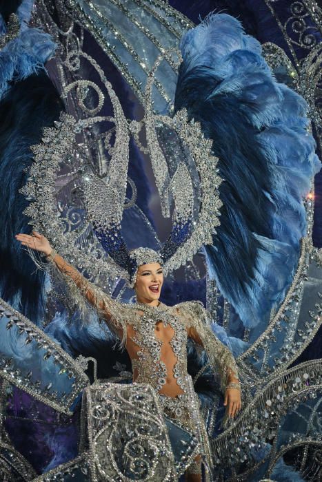 Candidatas durante la Gala de Elección a Reina del Carnaval de Santa Cruz