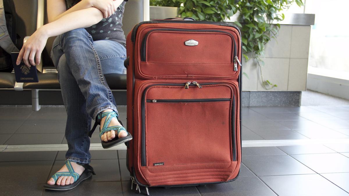 Así puedes llevar el equipaje de mano además de un bolso grande