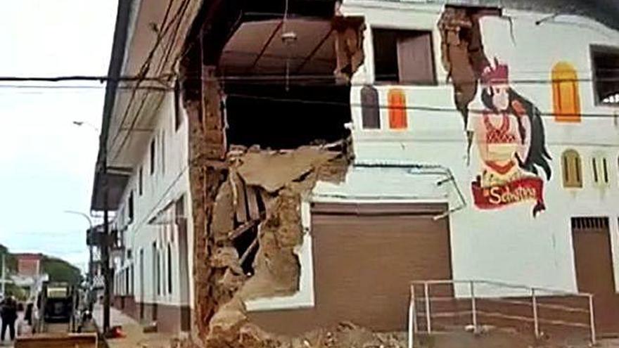 Un edifici danyat a Yurimaguas, en una imatge capturada d&#039;un video.
