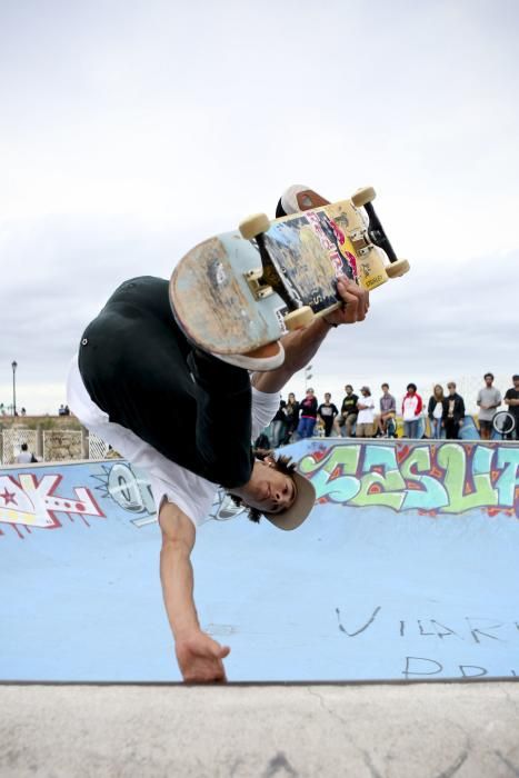 Espectáculo de BMX en el skatepark de Cimadevilla