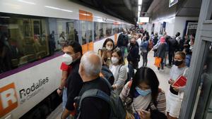 Rodalies crida a la calma davant el primer dia del bo gratuït: hi ha marge per assumir més viatgers