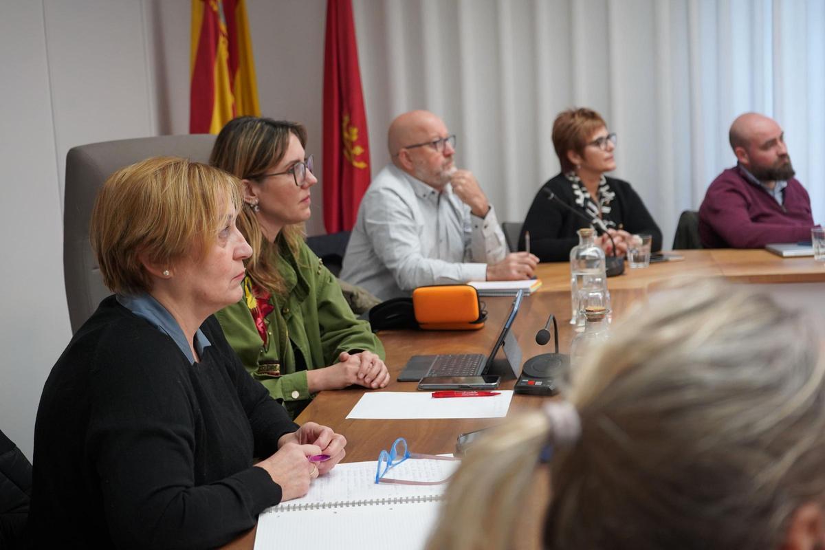 La regidora de Turisme de Xàtiva, Raquel Caballero, en la reunión de la comisión mixta.