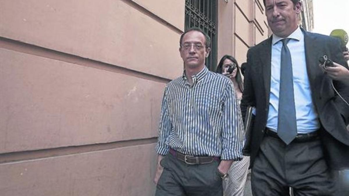 Martínez Marugán (izquierda), a su salida de la Audiencia Nacional el pasado 17 de julio.