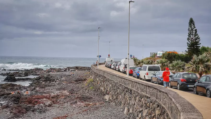 Problemas para aparcar en La Punta del Hidalgo