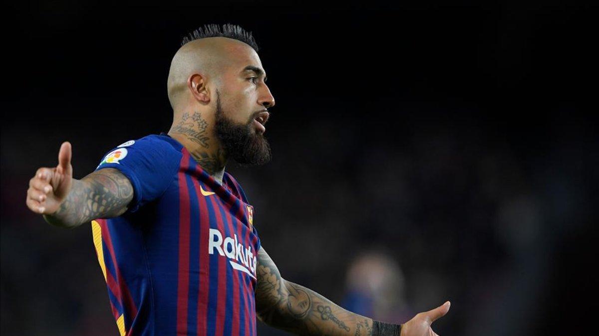 Arturo Vidal estará en el banquillo en Lyon