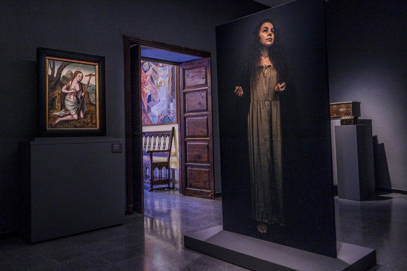 Exposición ‘Deshilar la colección. Urdimbres de lo sagrado’, de M. Nieves Cáceres