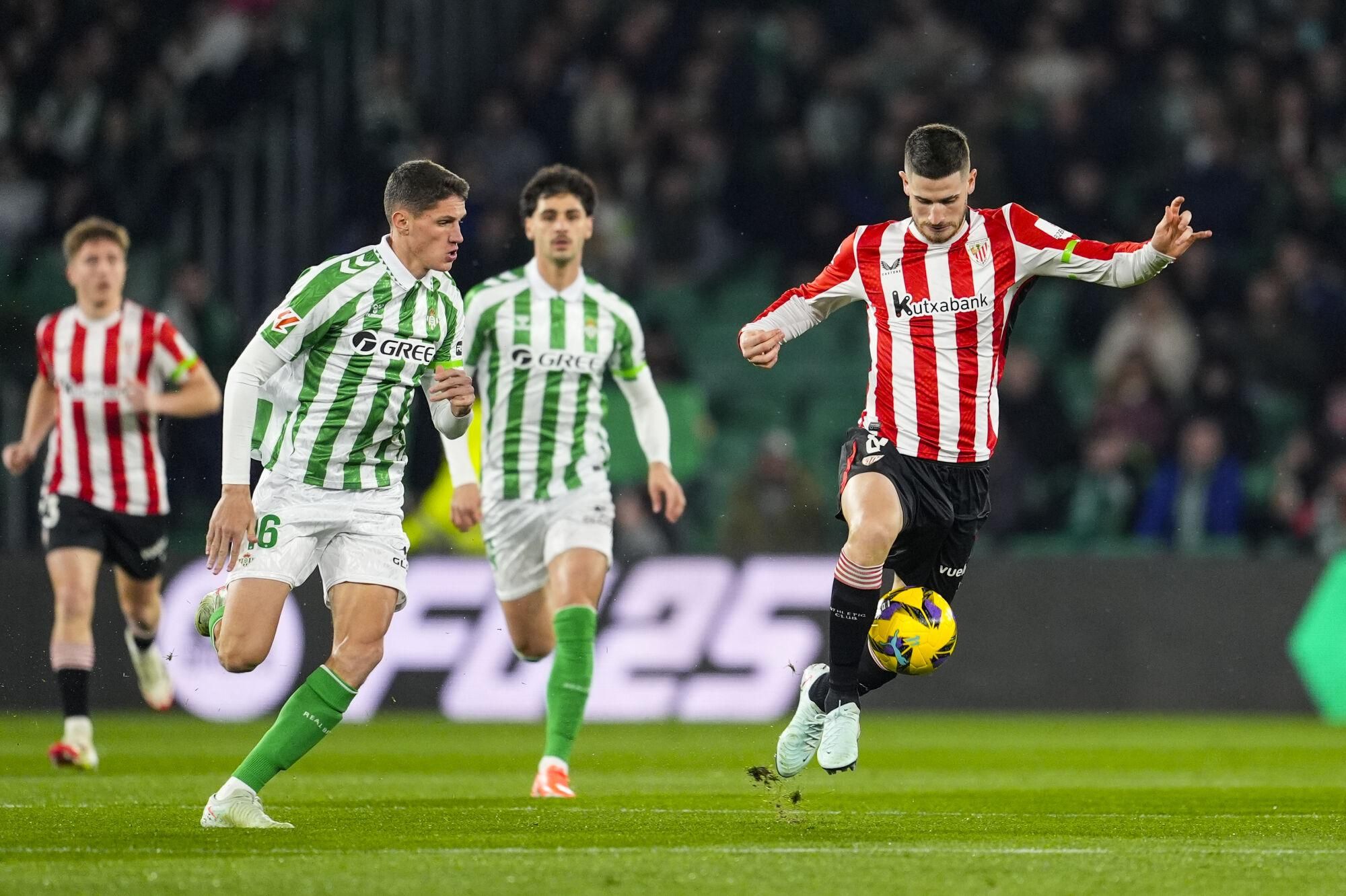 Oihan Sancet of Athletic Club in action during the Spanish league, LaLiga EA Sports, football match played between Real Betis and Athletic Club at Benito Villamarin stadium on February 2, 2025, in Sevilla, Spain. AFP7 02/02/2025 ONLY FOR USE IN SPAIN. Joaquin Corchero / AFP7 / Europa Press;2025;SPORT;ZSPORT;SOCCER;ZSOCCER;Real Betis v Athletic Club - LaLiga EA Sports;