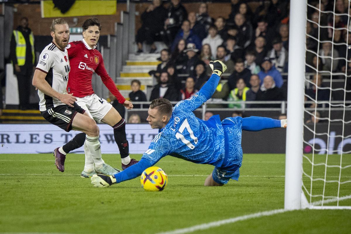 Alejandro Garnacho marcando elsegundo gol (2-1) contra el Fulham FC