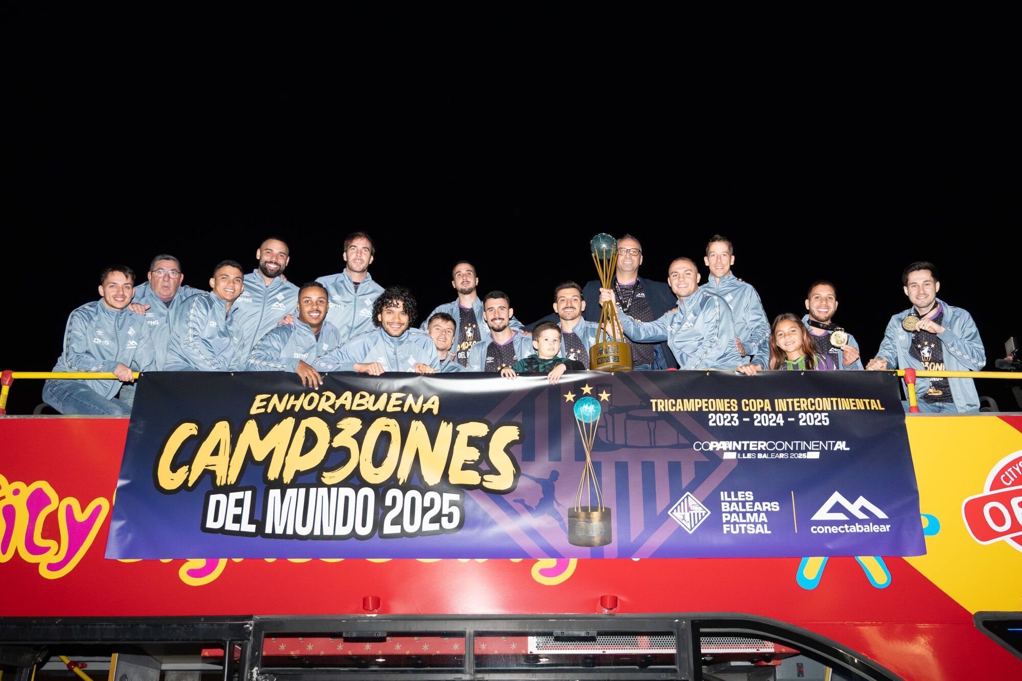 La celebración del Palma Futsal por su tercera Copa Intercontinental en imágenes