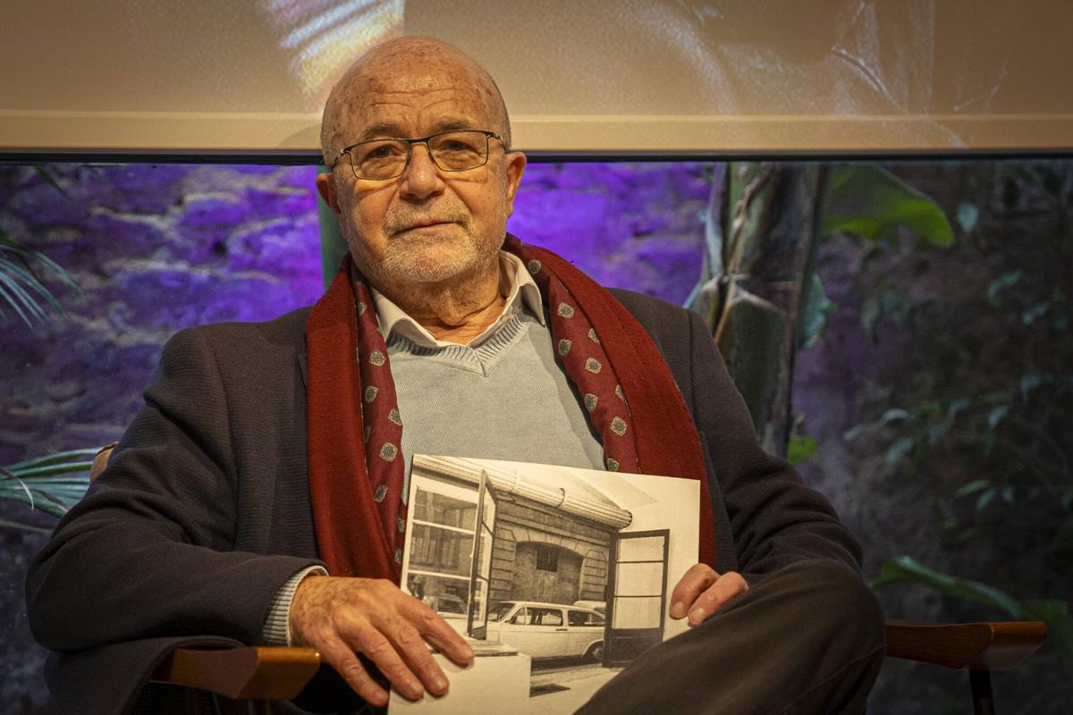 Barcelona. 12 de diciembre del 2025. Taller de Músicos clou, con Lluis Cabrera, este 2025 con presentación de un libro coral, 45 años en la Librería Byron. Fotos de Sandra Roman