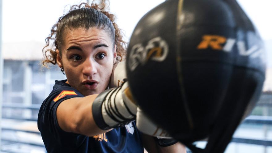 Así entrena la alicantina Sheila Martínez, campeona de Europa de boxeo de peso pluma