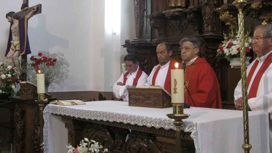 Un momento de la misa en honor del Cristo de las Agonías el año pasado.