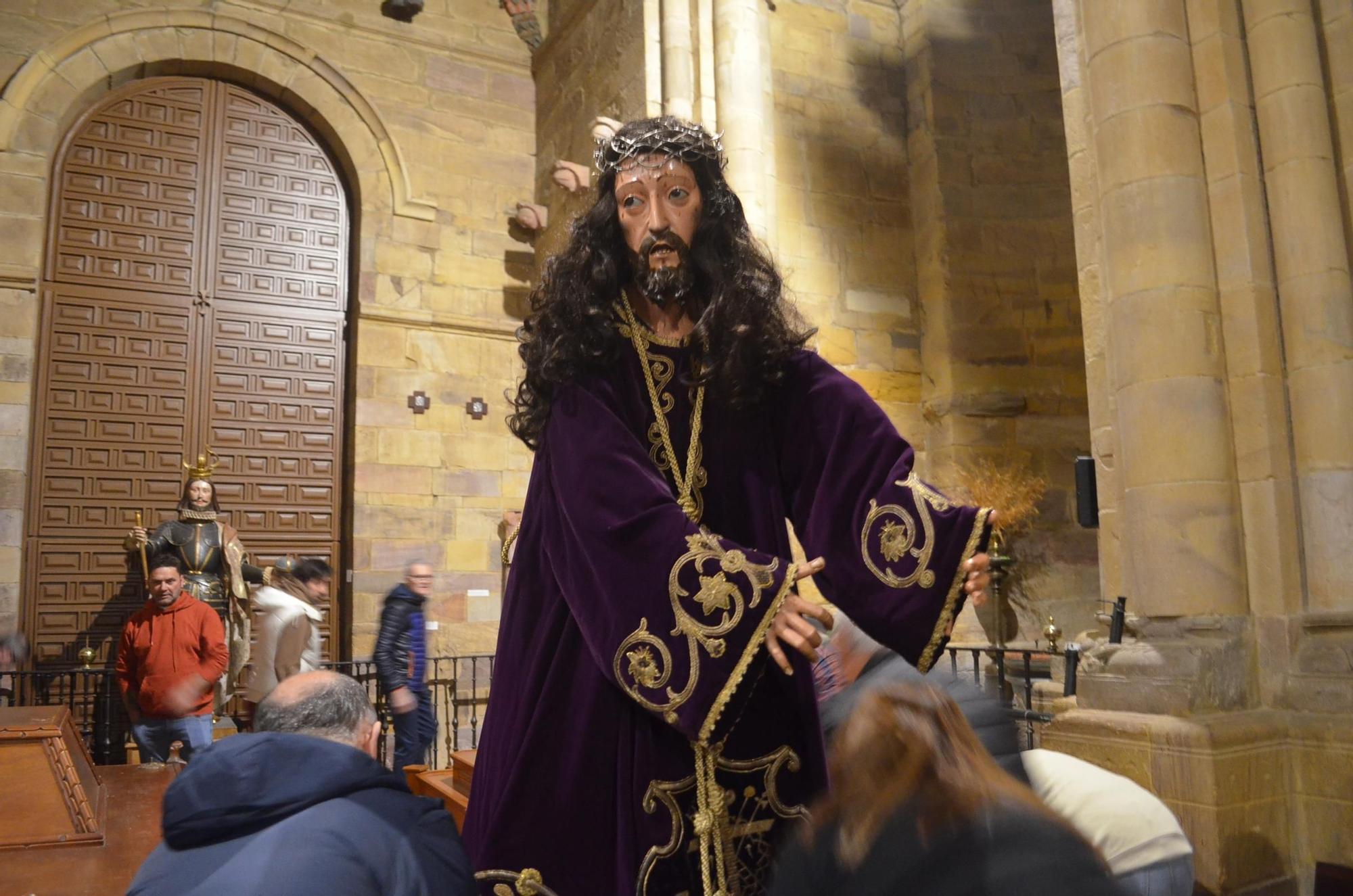 Semana Santa Benavente 2024: Así prepara la Cofradía de Jesús Nazareno las andas