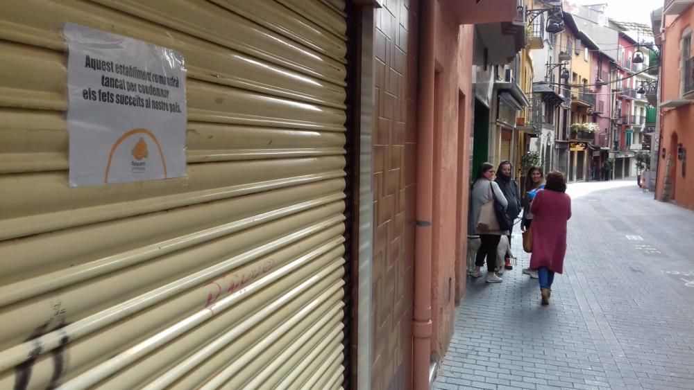 Comerç tancat i carrers buits a Puigcerdà