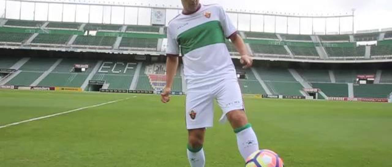 Albert Dorca, presentado como nuevo jugador del Elche