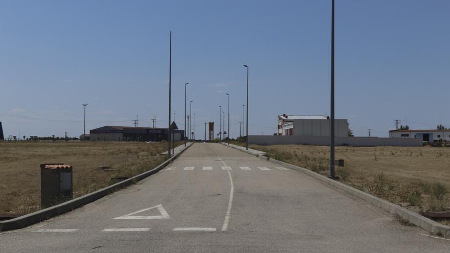 El polígono industrial de Bermillo sale del abandono: un empresario compra la primera parcela