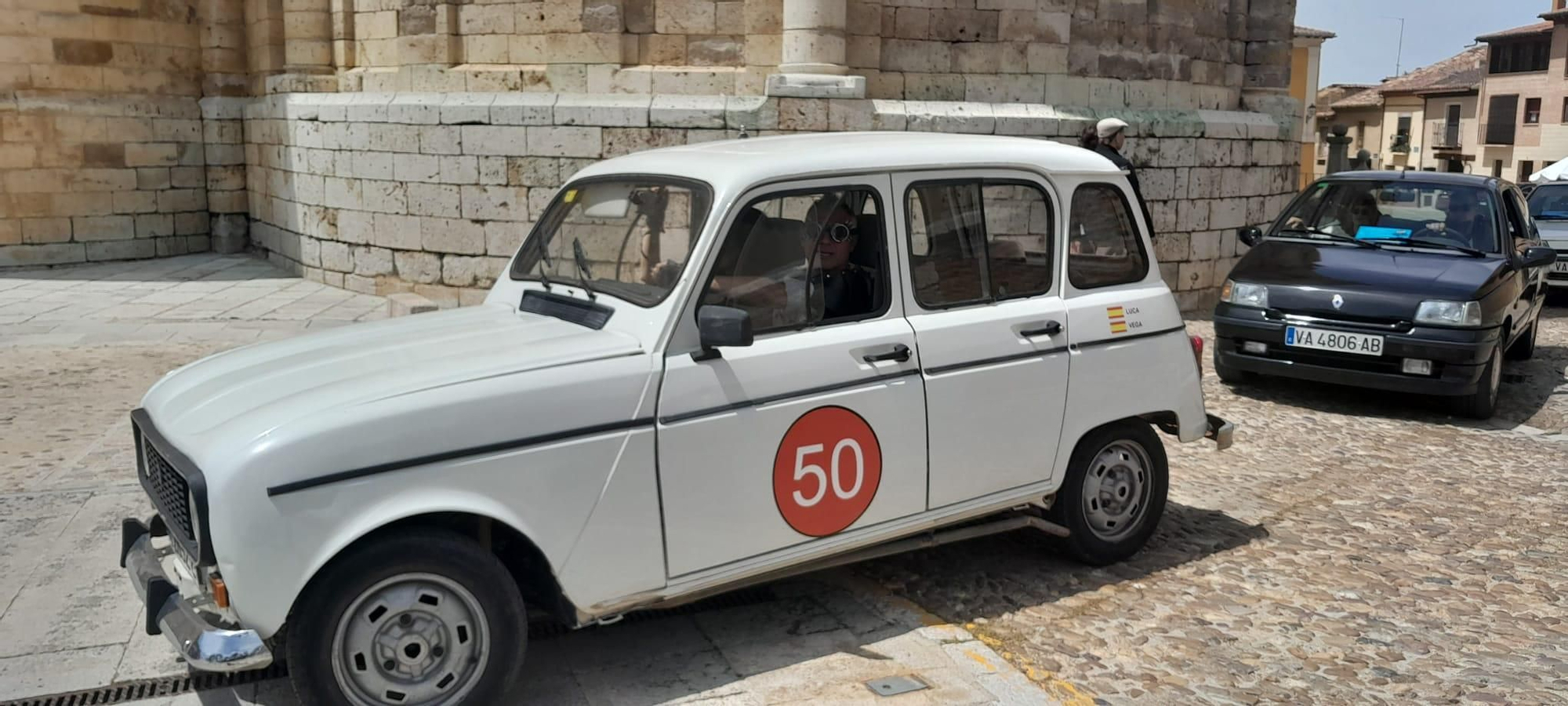 GALERÍA | Reunión de coches clásicos y fiesta de disfraces en Toro