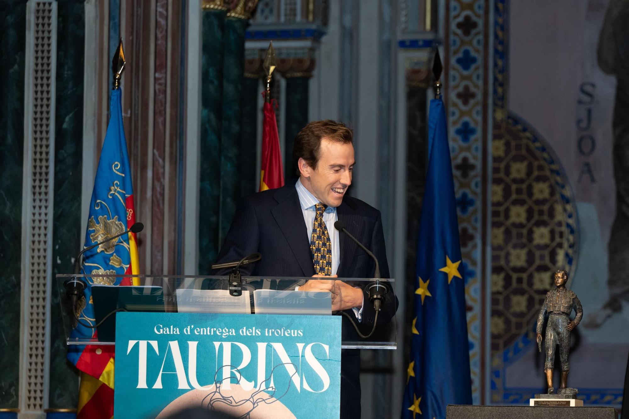 La gala de los premios taurinos de la Diputación de Valencia con Roca Rey, en imágenes