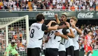 Mestalla resucita al Valencia (2-0)