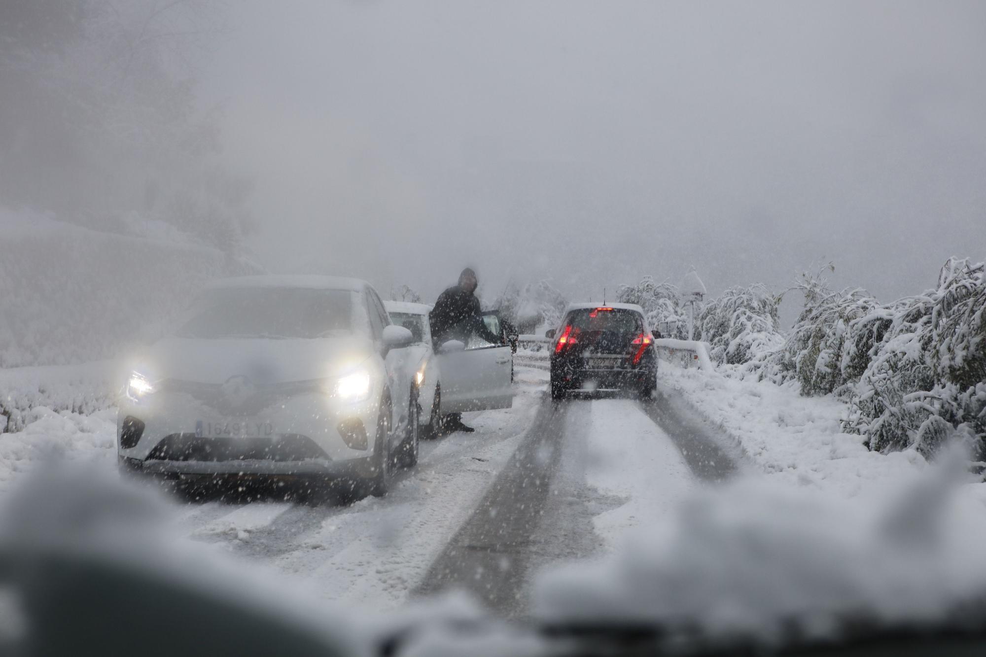 Malerisches Mallorca: Valldemossa im Schnee