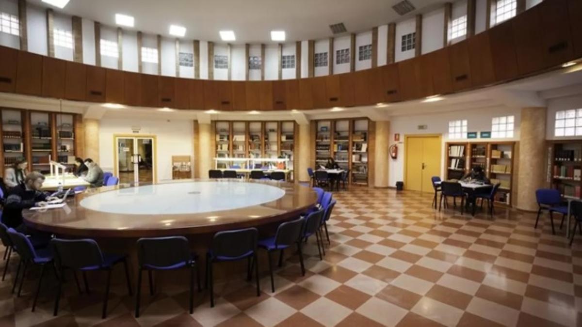 Instalaciones de la biblioteca municipal Juan Pablo Forner.