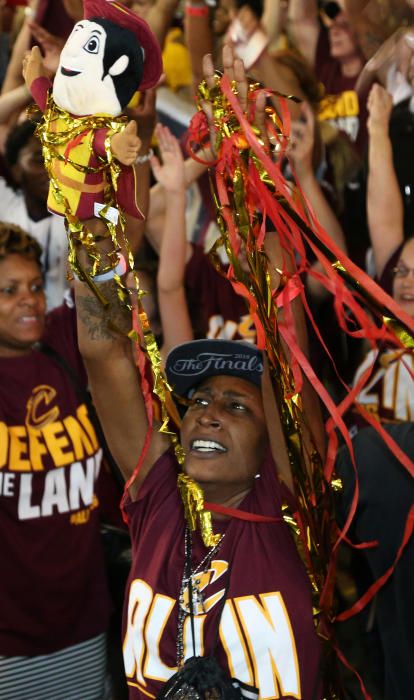 La afición celebra el triunfo de los Cavaliers