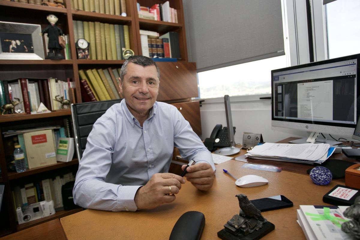 Evaristo Llanos, abogado.