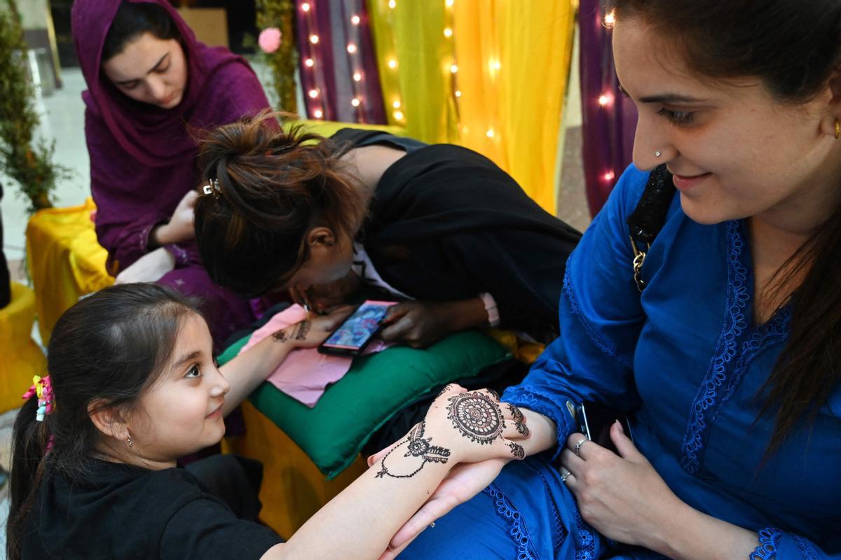 Los musulmanes celebran el fin del Ramadán. Fiesta del Eid al-Fitr en Islamabad, Pakistán.