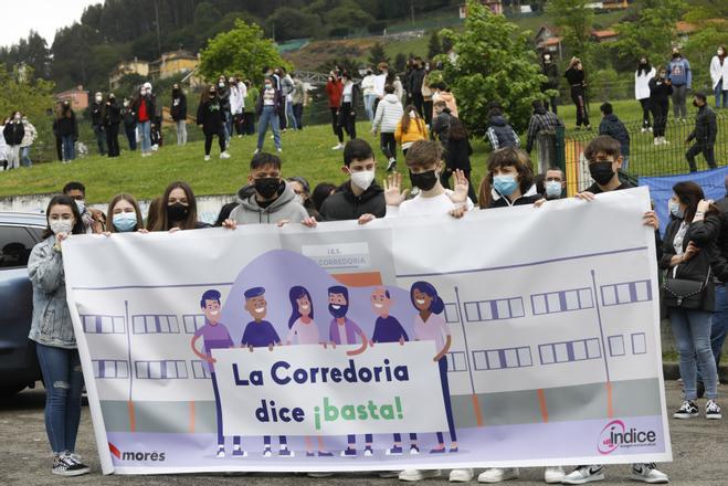 La comunidad educativa del IES La Corredoria, en pie de guerra