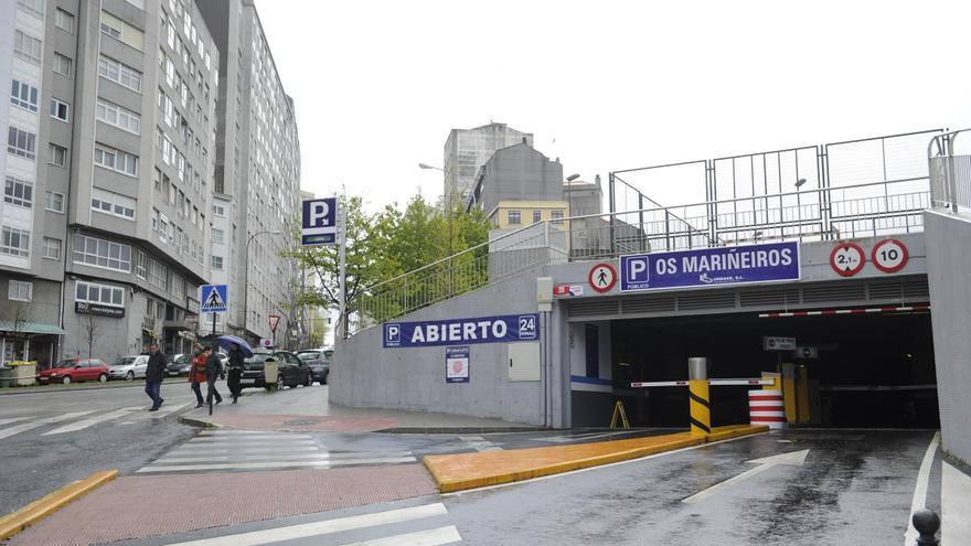 Una herida en un accidente entre un turismo y un patinete en la ronda de Outeiro