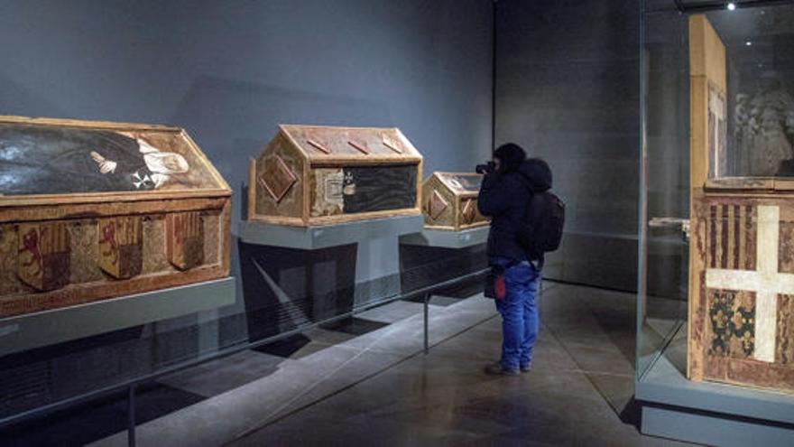 Las cajas sepulcrales y trono de Blanca de Aragón y Anjou