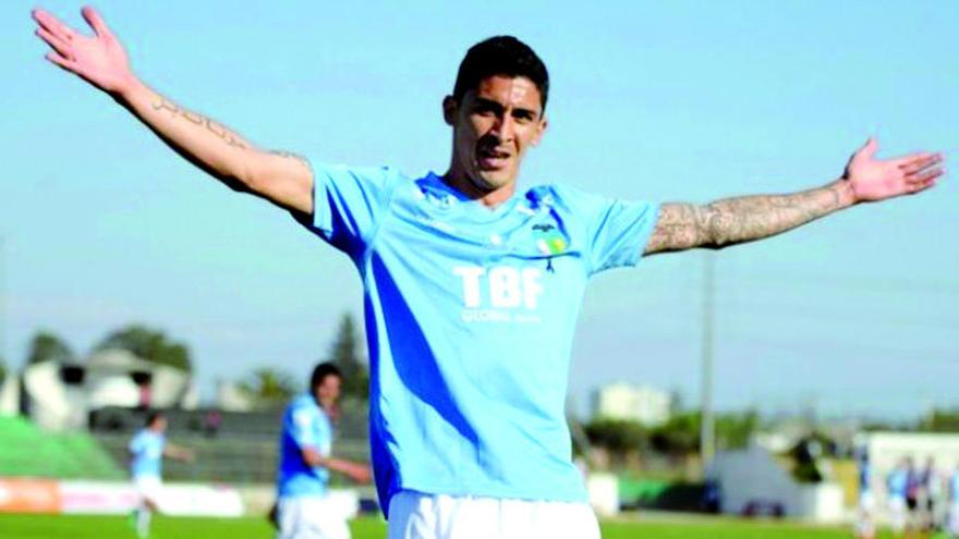 Pedro Pablo Hernández celebra un gol con O&#039;Higgins, con el que debutó en agosto de 2013.