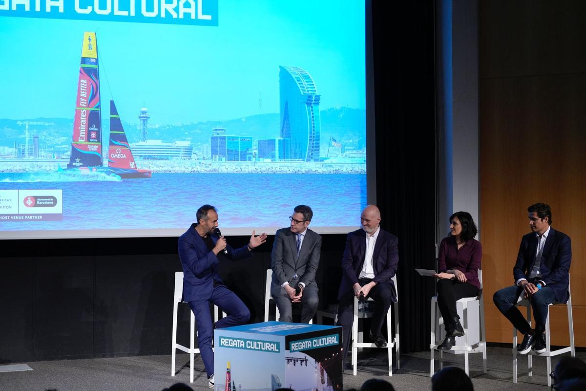 Representantes culturales de diversas entidades de Barcelona explican en la Fundació Miró la Regata Cultural de la Copa América de vela.