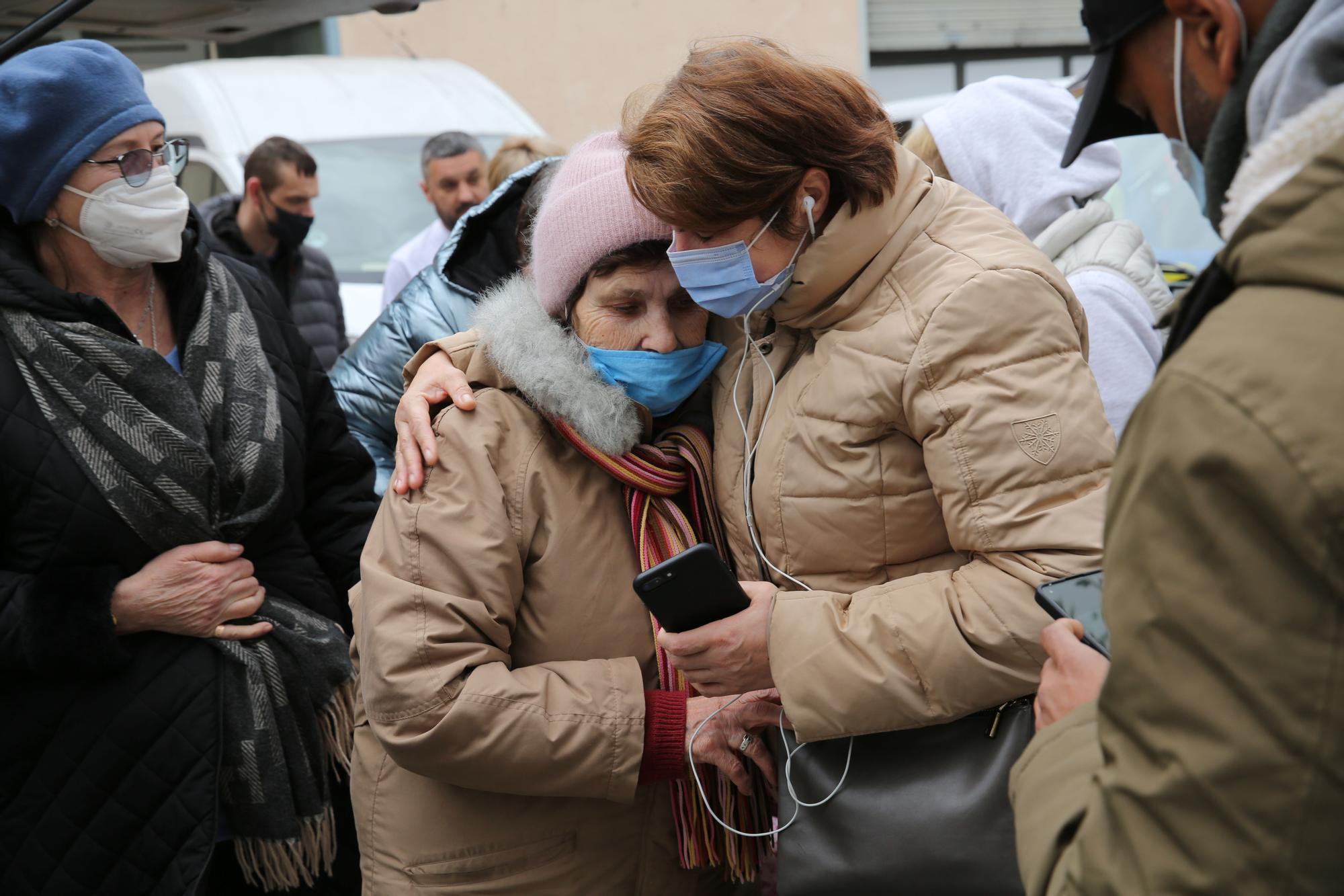 Una furgoneta con refugiados procedentes de Ucrania, a su llegada a España.