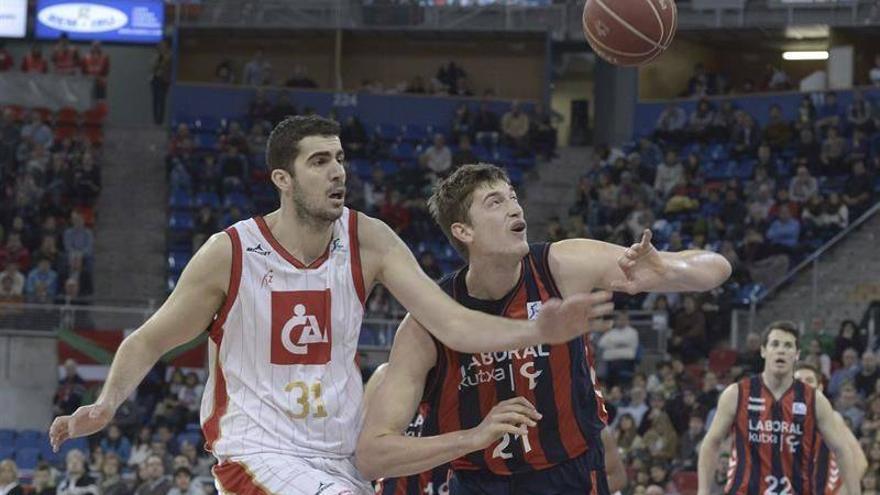 El CAI da la cara en Vitoria pero se aleja de la Copa