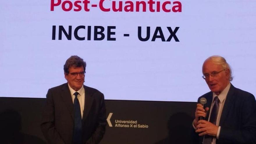 Escrivá ve &quot;muy preparada&quot; a la banca frente a los &quot;hackers&quot;