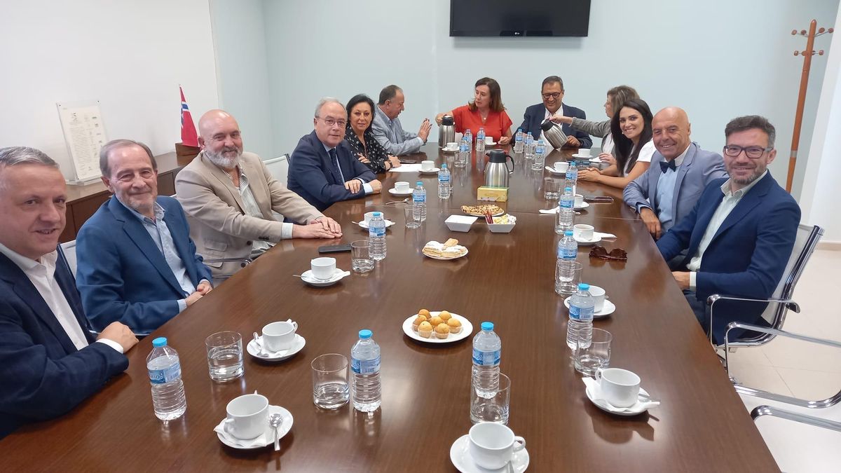 Reunión del PSOE en CECO con los empresarios