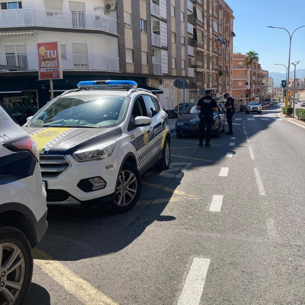 Imagen de archivo de un control coordinado por agentes de la Policía Local de l'Olleria.