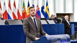 Virginijus Sinkevicius, esta mañana en un momento de su intervención en el Parlamento Europeo sobre la marea de pélets en Galicia.