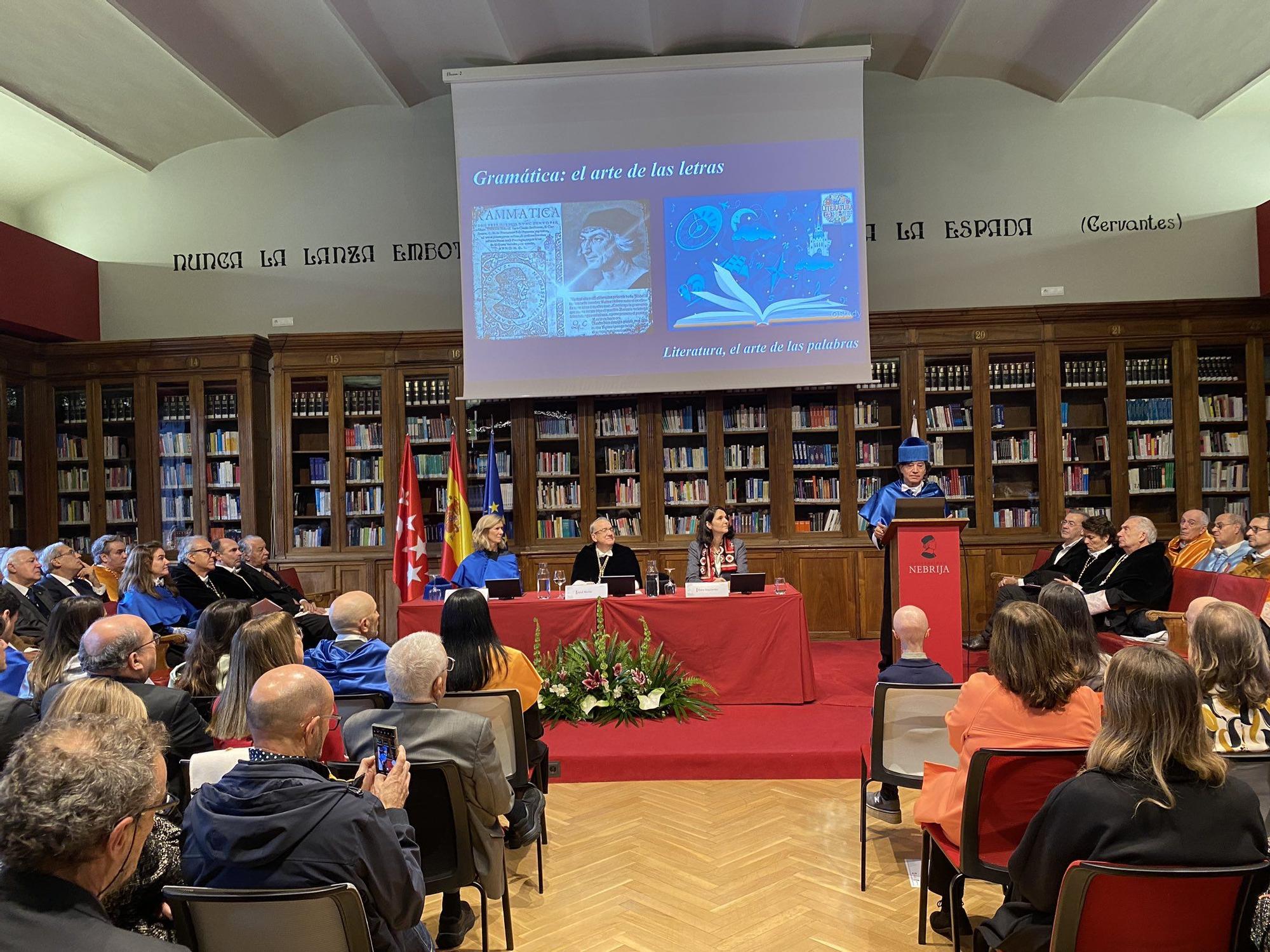 Carlos López-Otín, investido doctor honoris causa por la Universidad Nebrija