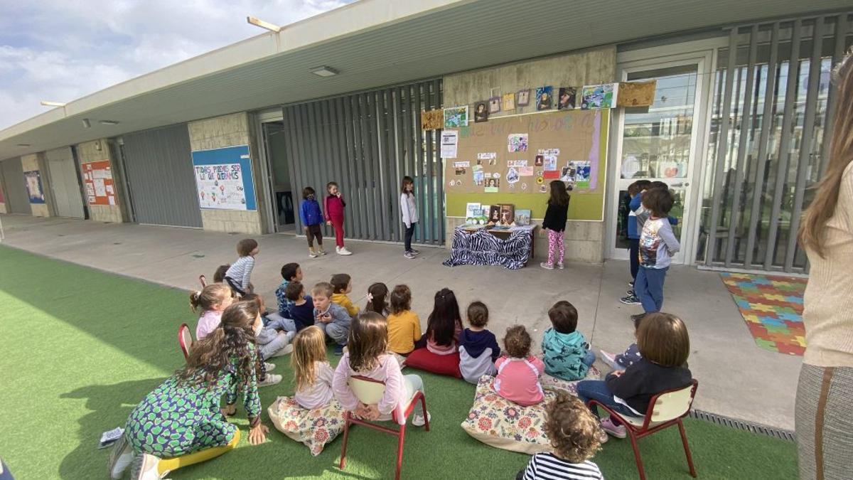 Escolares de El Fabraquer en una de las actividades que celebra el colegio.