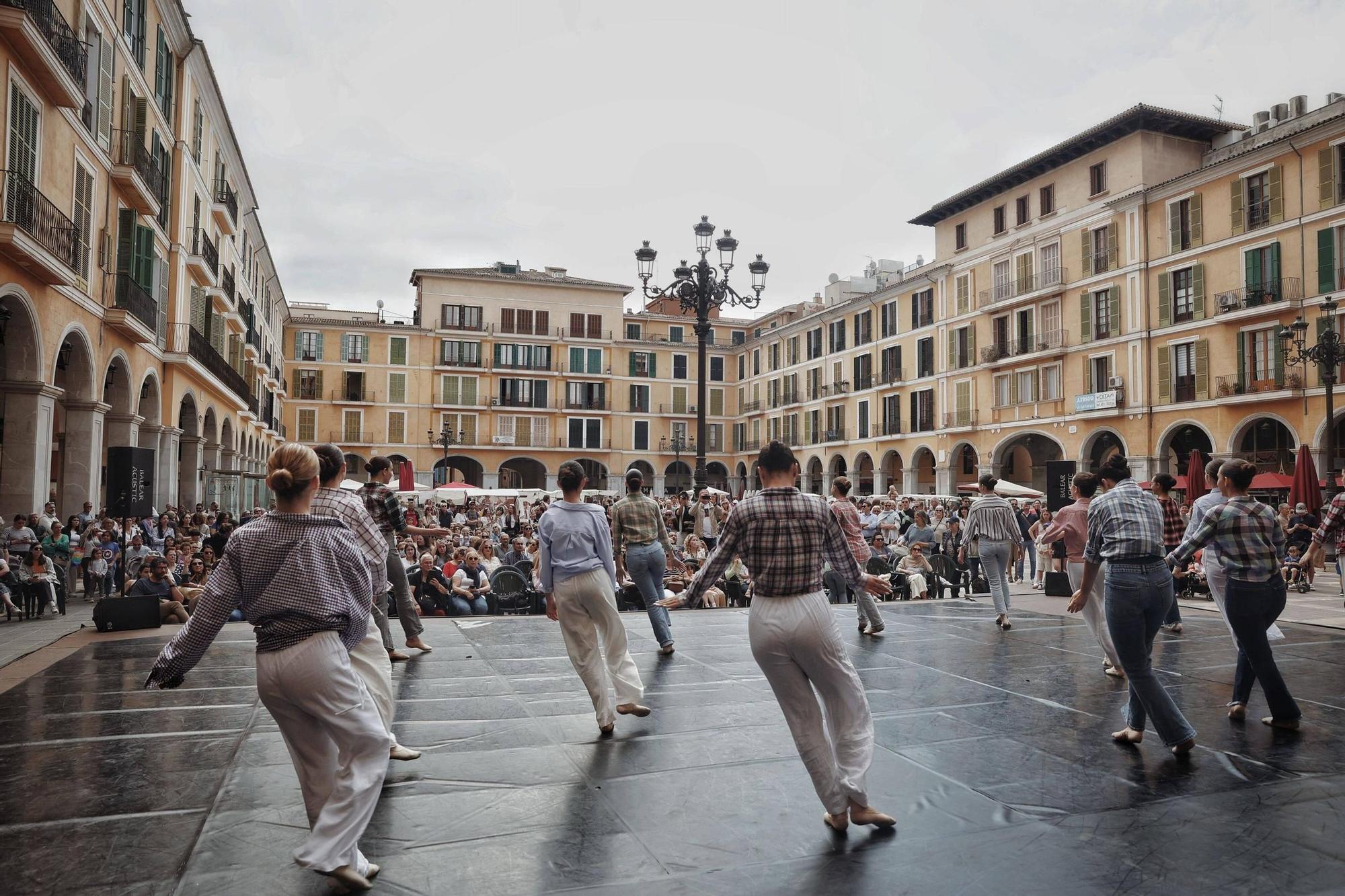 Palma Balla 2025 llena la plaza Major de baile