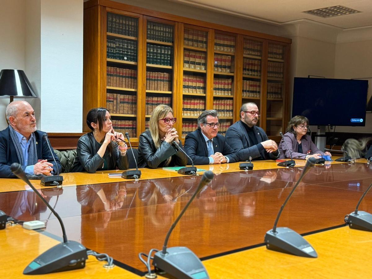 Los alcaldes del Arc Metropolità de Barcelona celebran en el Congreso la nueva Ley contra la Multirreincidencia.
