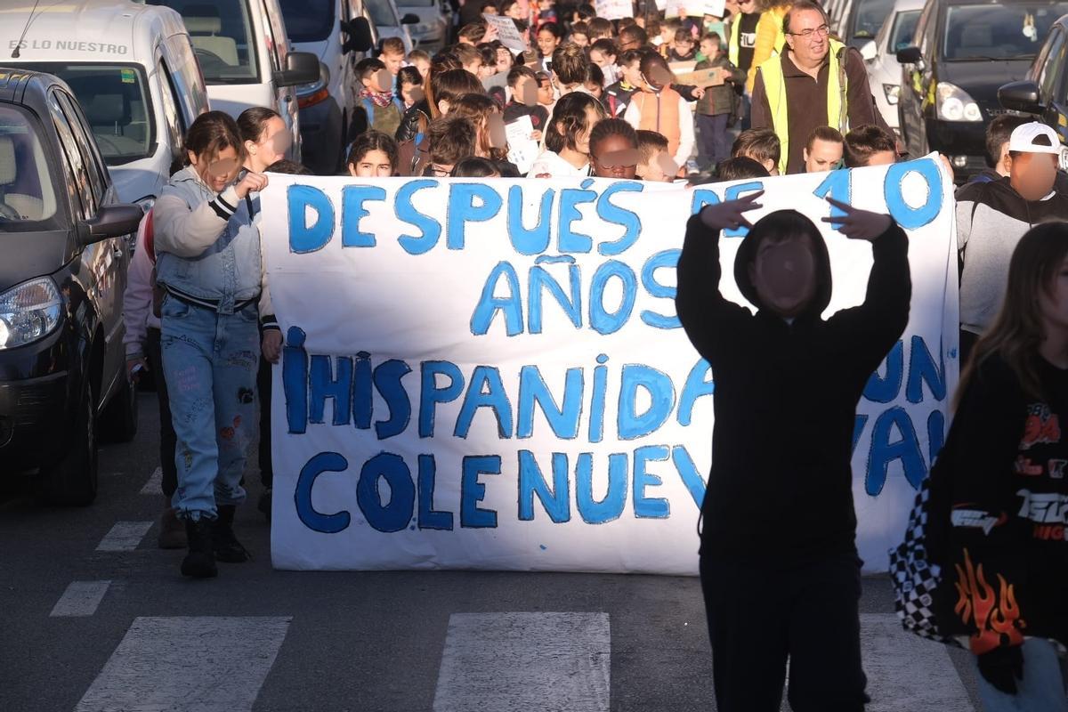 La protesta en Santa Pola persigue agilizar la construcción del nuevo colegio