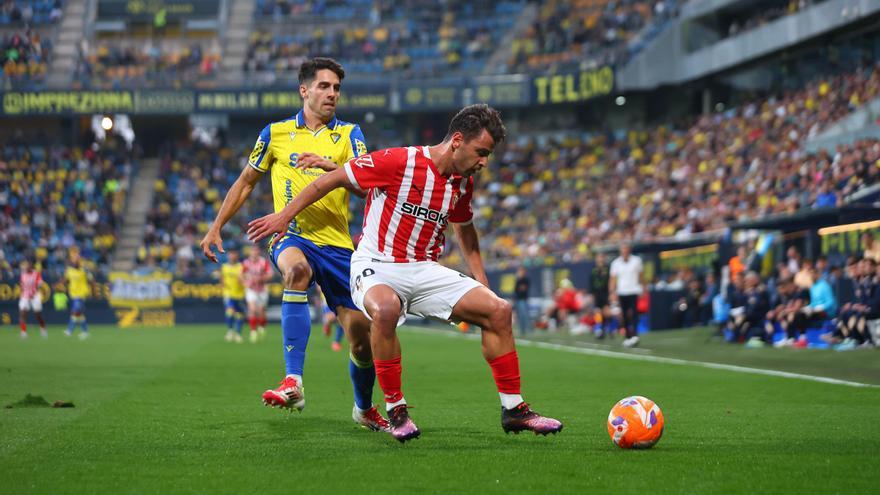 La conjura del vestuario del Sporting y un &quot;ojeador&quot; en el Nuevo Mirandilla