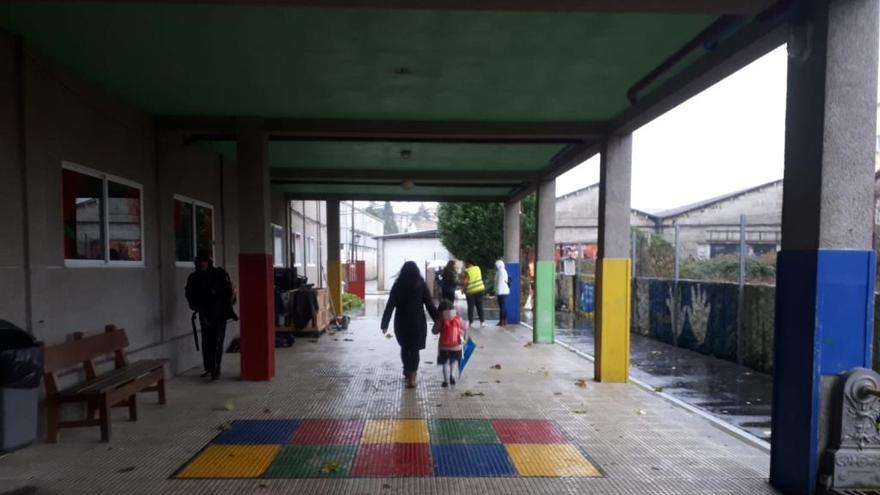 Desalojado un colegio en Tui al cortar la electricidad por una inundación