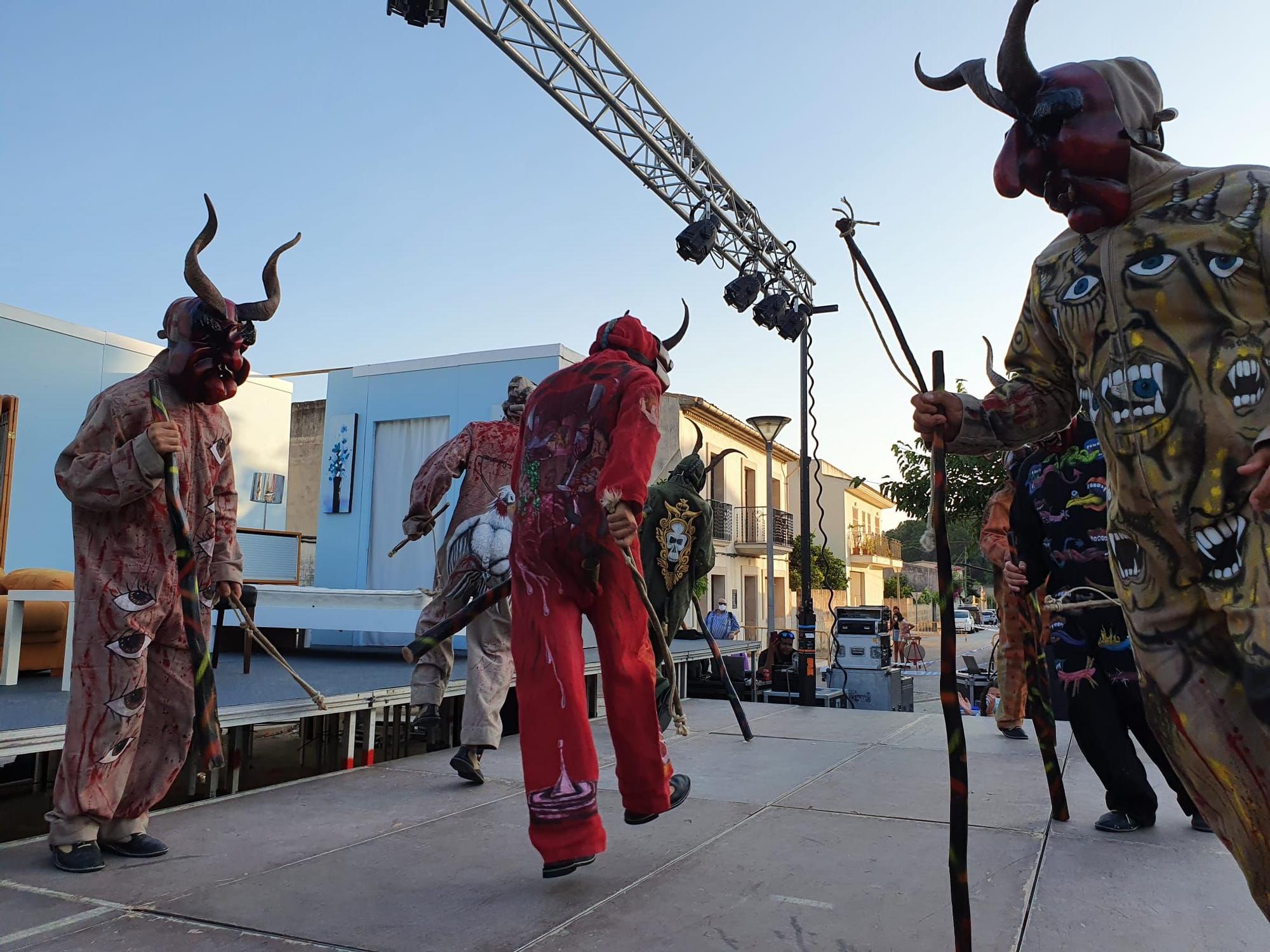 Los 'dimonis' de Sant Joan se adaptan a la pandemia